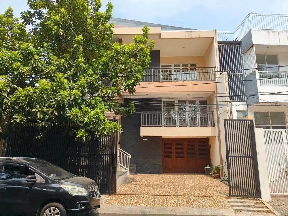 Rumah 2.5 lt, shm, hdp utara jalan luas Citra Garden 2