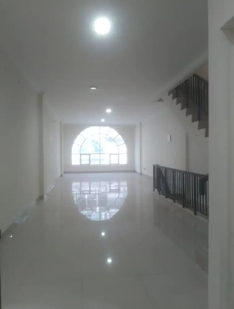 Ruko greenlake city tangerang murah lantai siap pakai