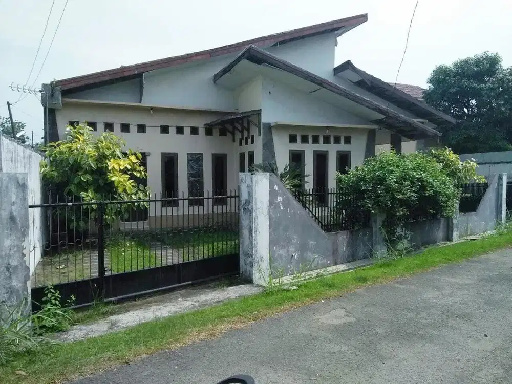 Dijual Rumah 4 Kamar Halaman Luas Tanah 20 x 30 Setia Budi Ujung Medan