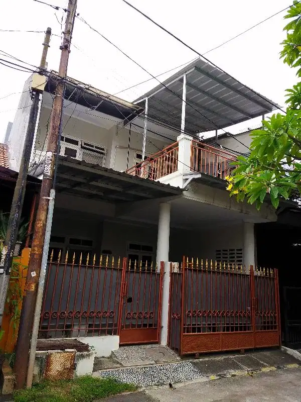 Jual cepat Rumah 2 lantai  di Metro Permata Tangerang