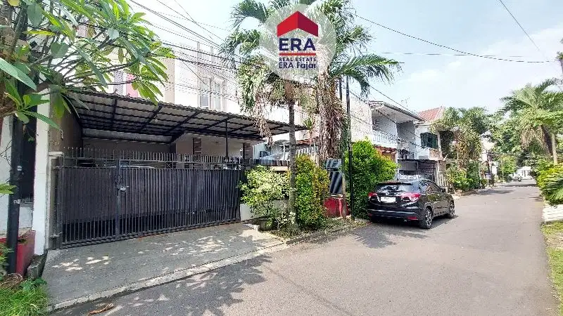 Rumah 2 Lantai pasar minggu akses sangat strategis deket Stasiun