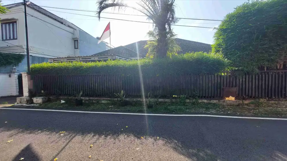 Dijual Rumah Lama Hitung Tanah Strategis dekat Sta. MRT Cipete Raya