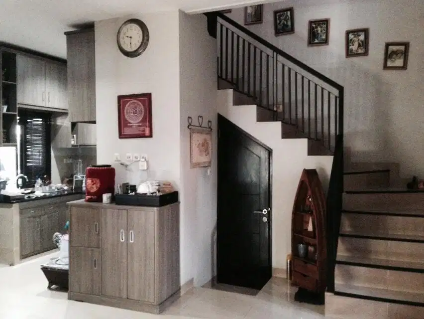 DIJUAL RUMAH HOEK DALAM PERUMAHAN FENOMERAD RESIDENCE PONDOK LABU