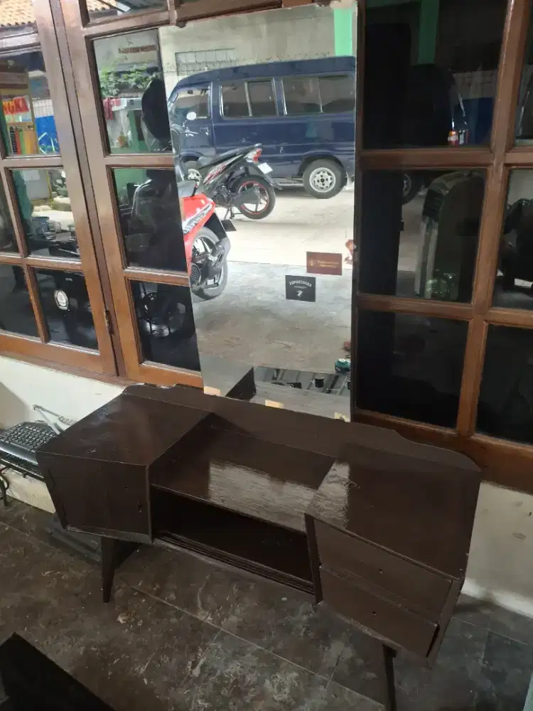 MEJA RIAS ASLI JATI BEKAS PAKAI MASIH BAGUS DENGAN KACA