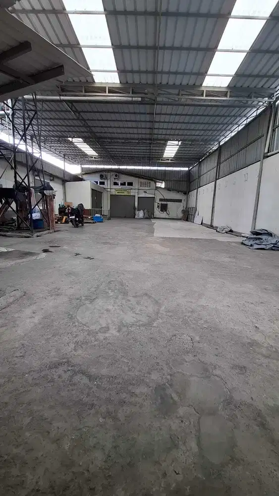 Disewakan Gudang Siap Pakai Akses Strategis Jln. Kopo Bandung