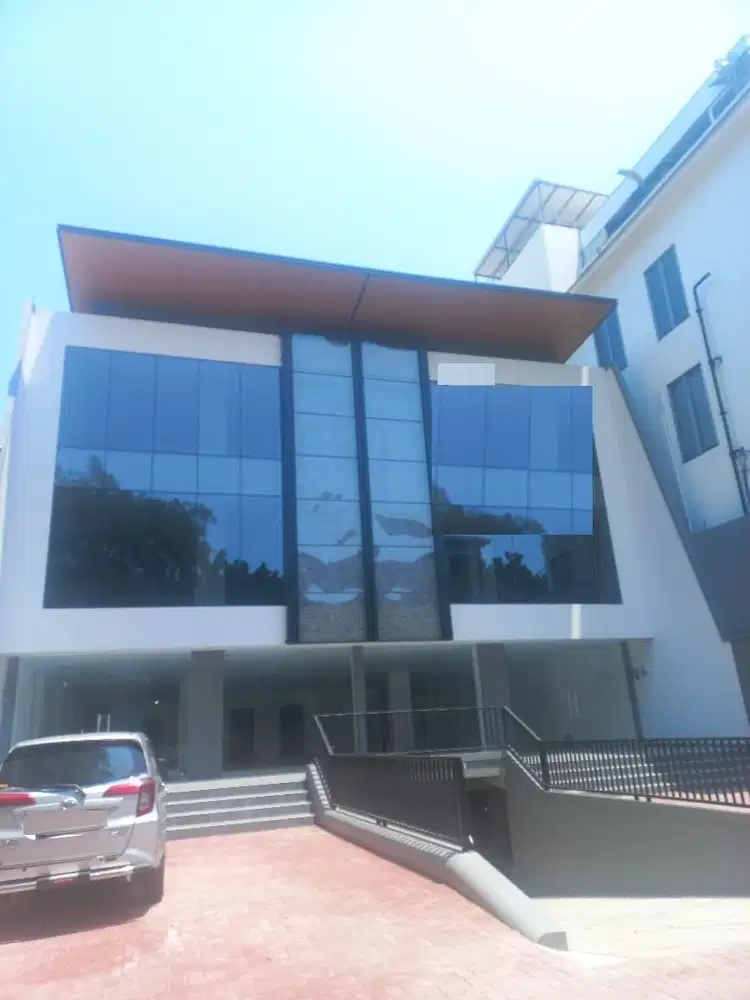 Dijual Gedung Radin Inten Jakarta Timur 3,5 Lantai Lokasi Bagus