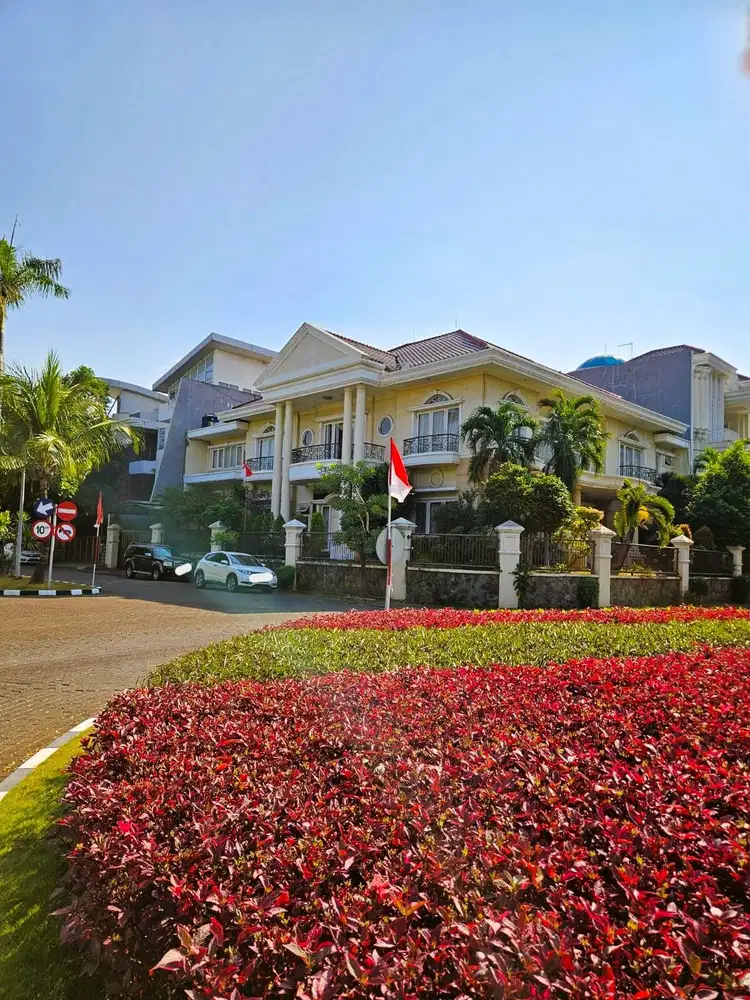 Dijual Rumah Hoek Mewah di Villa Gading Indah, Kelapa Gading