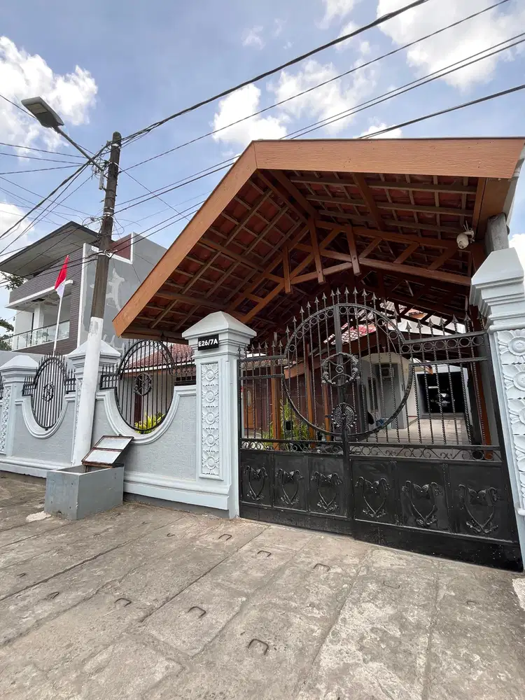 Rumah besar lokasi tengah kota dekat ke Mall Panakukang