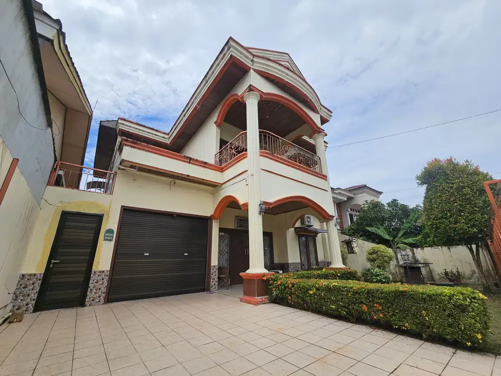 Rumah cantik dan besar siap huni di pupuk