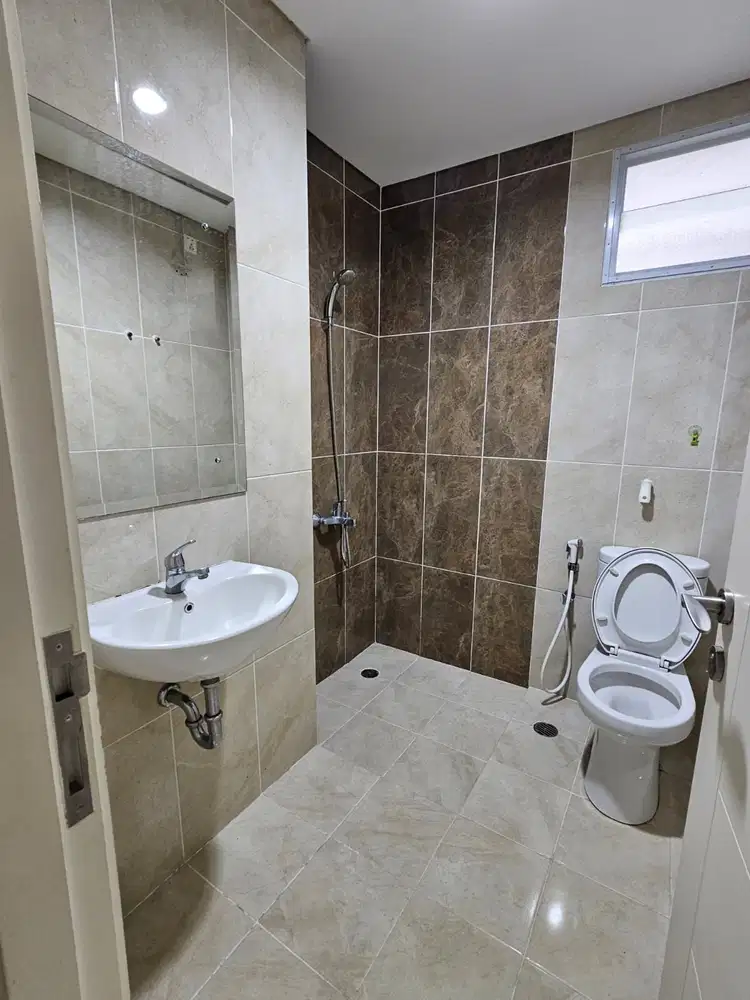 Disewa Apartemen Rainbowspring 4 BR Unfurnish di Gading Serpong