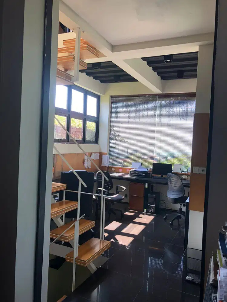 Rumah bagus siap huni di Dago jual cepat murah, include furnish bagus