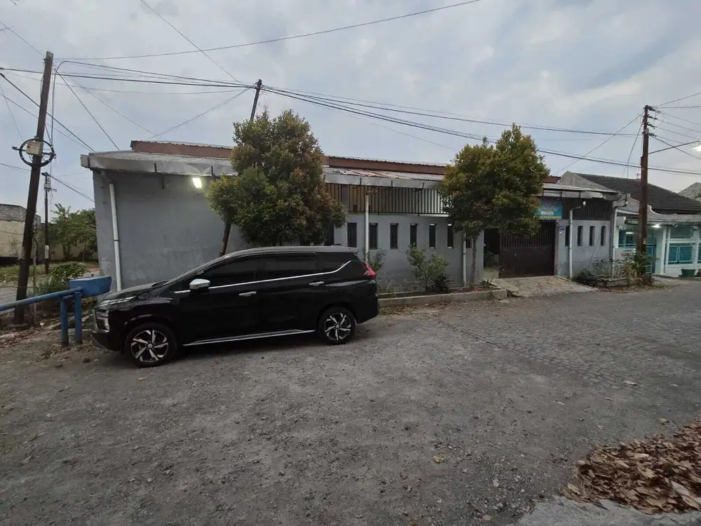 Rumah atau Gudang Strategis di Grogol Indah Telukan Dekat Solo Baru