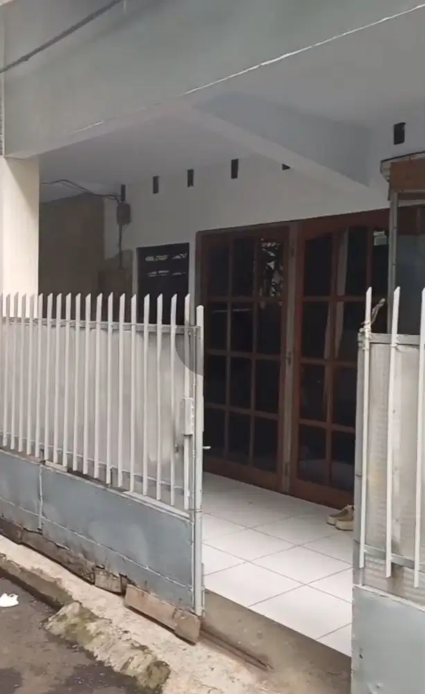 Rumah Tua, Lokasi Strategis Cocok Untuk Kos, Tanjung Duren Jakbar