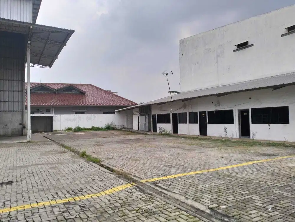 Disewakan Gudang Serba Guna LT 2454 Narogong Bekasi Selatan