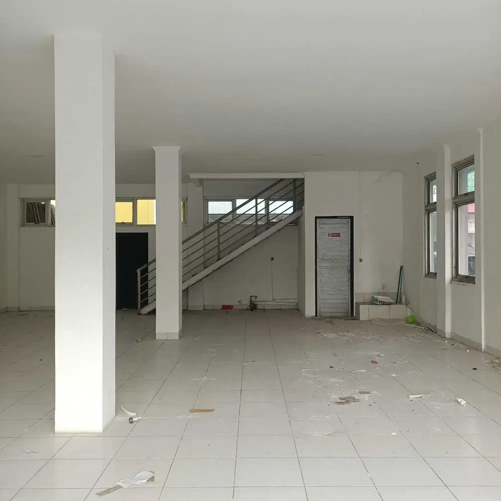 Dijual Ruko 3 Lantai di Jl. Tubagus Ismail Raya, Bandung