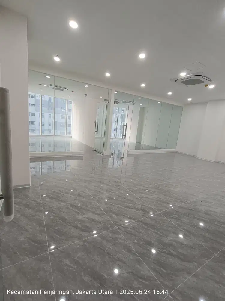 Office Space Landmark Pluit bagus siap pakai