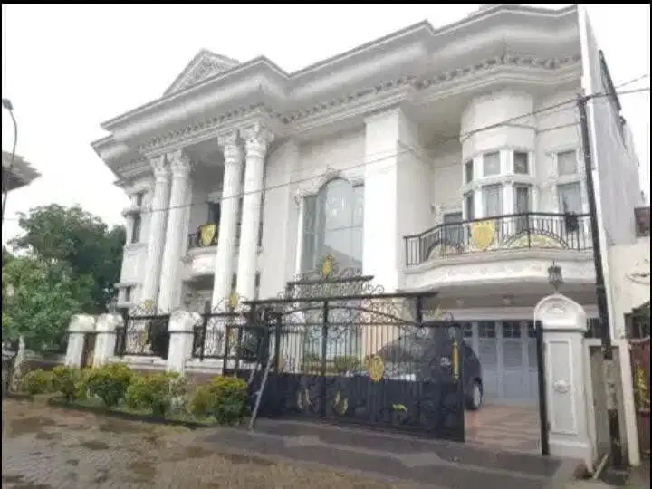 Dijual Rumah mewah dan luas 2Lt di komplek Pulogebang Cakung,JakTim