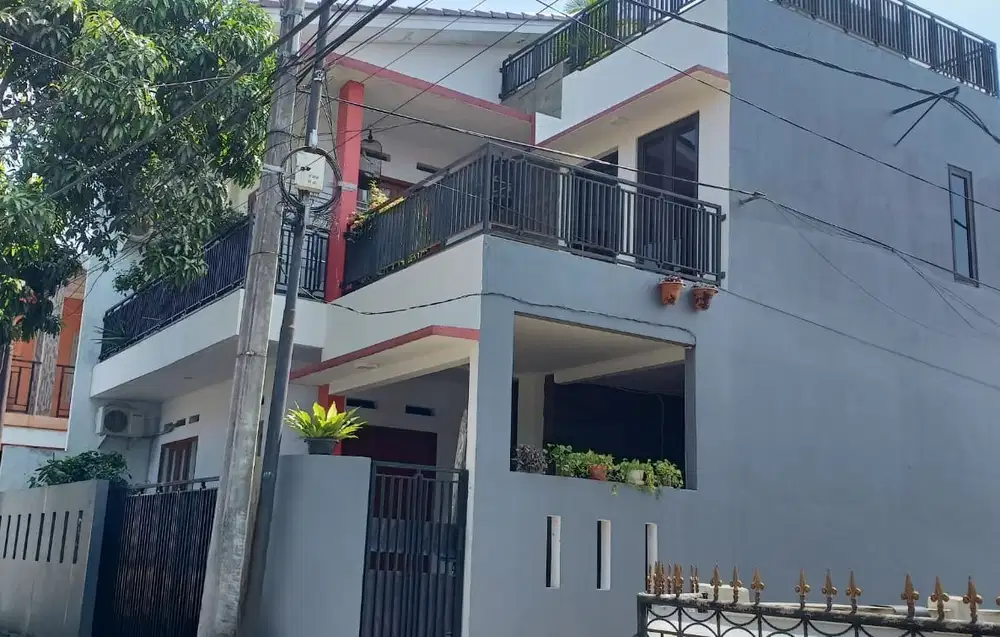 DIJUAL RUMAH TINGGAL 2 LANTAI KAWASAN SRENGSENG JAGAKARSA