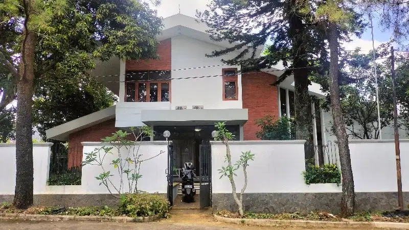 Rumah Mewah Hoek Villa Duta Asri Siap Huni Akses Jagorawi Pajajaran