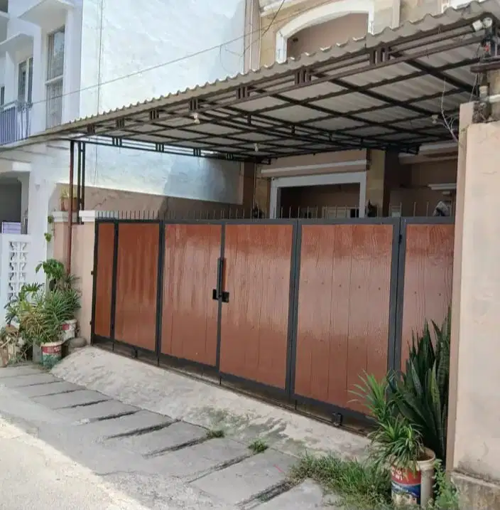 DIJUAL RUMAH TINGGAL 2,5 LANTAI DI SRENGSENG SAWAH JAGAKARSA