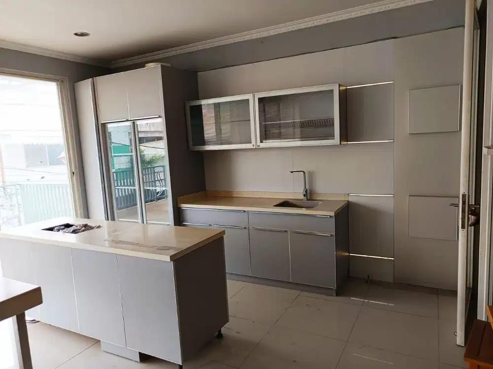 Ex Restoran Siap Pakai – Ruko 3 Unit Darmo Park 1, Cocok Usaha/Kantor