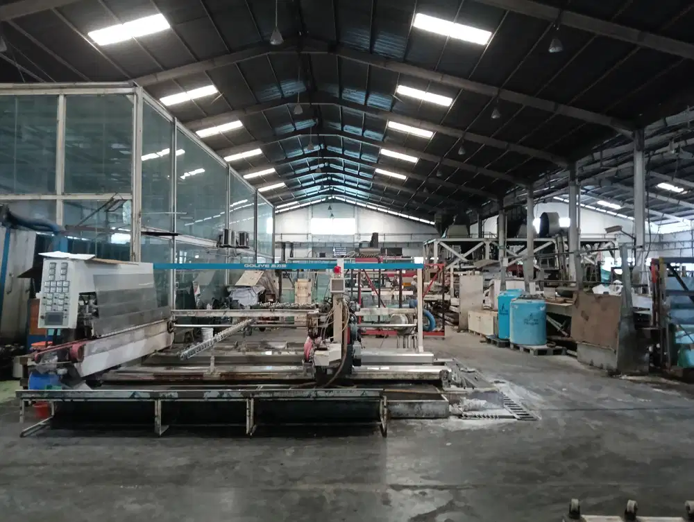 Pabrik kaca + bonus tanah 25Ha
