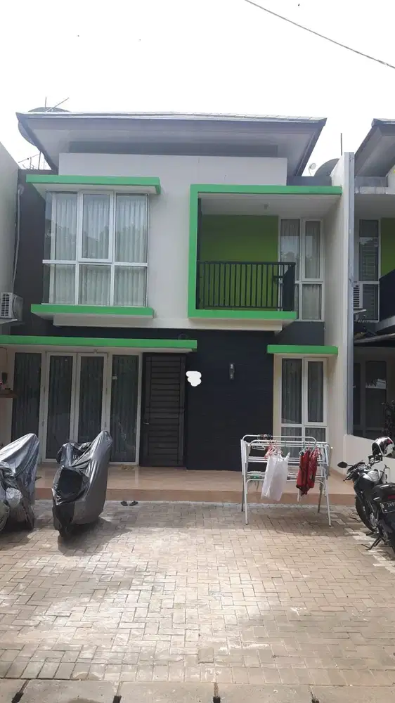 Dijual Rumah 4 Kamar Tidur Semi Furnish Green Court Jakarta Barat
