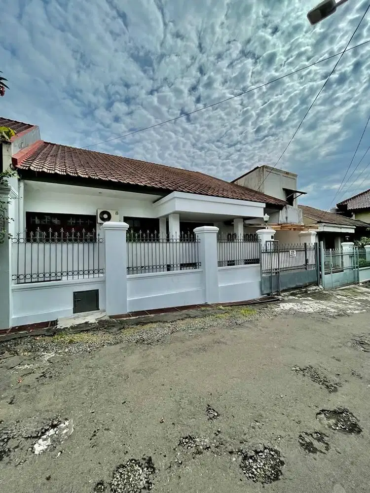 Rumah Satu Lantai Terawat Dan Kokoh Di Cipete Utara