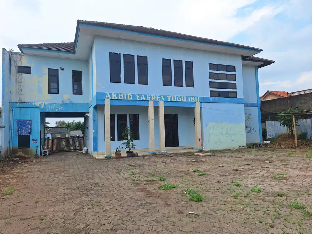 Dijual cepat gedung bekas akademi, lokasi bagus di Cibubur
