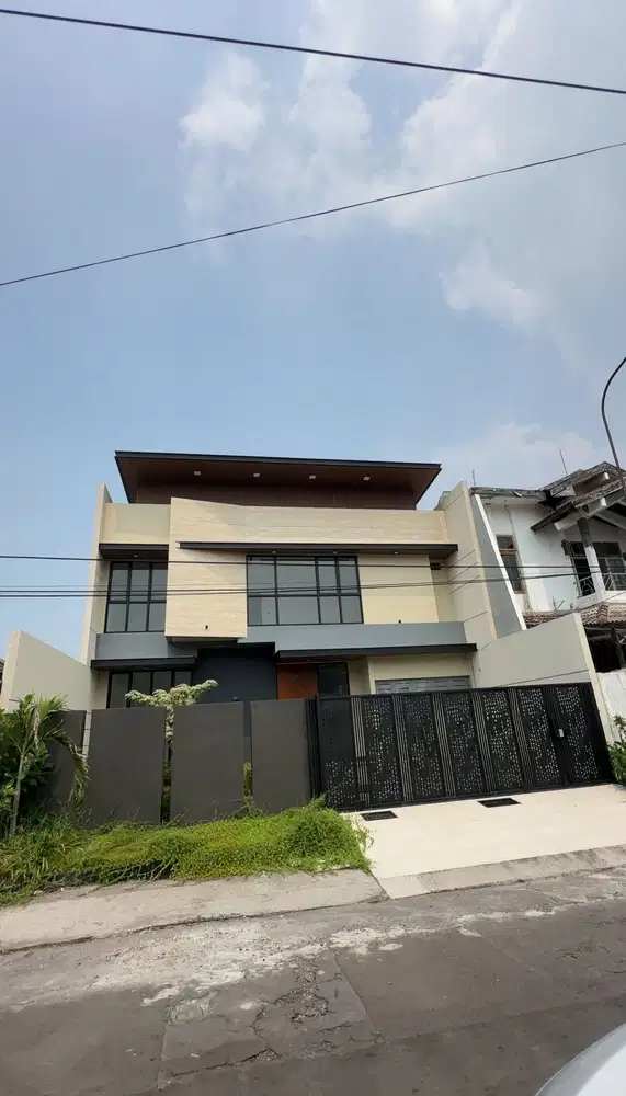 Jual rumah baru Gress Kertajaya indah mewah 2 lantai  row jalan lebar