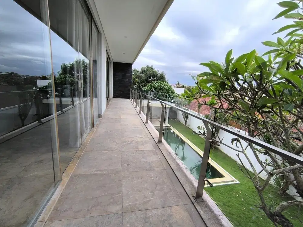 DIJUAL VILLA PRIBADI MEWAH VIEW GUNUNG PERERENAN BALI