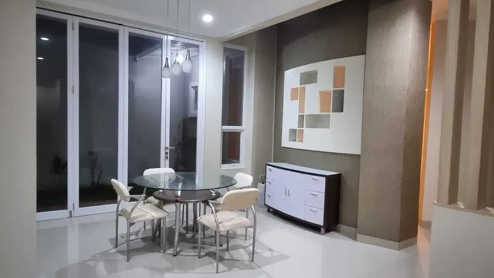 Disewakan Rumah 2 Lantai 12x18, Cluster Alicante By Rumah Chinida