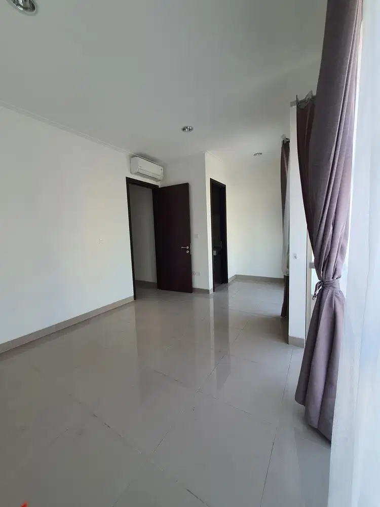 RUMAH 4 KAMAR PIK2 TAHAP 1, CLUSTER SPRINGVILLE, SEMI FURNISH PIK2