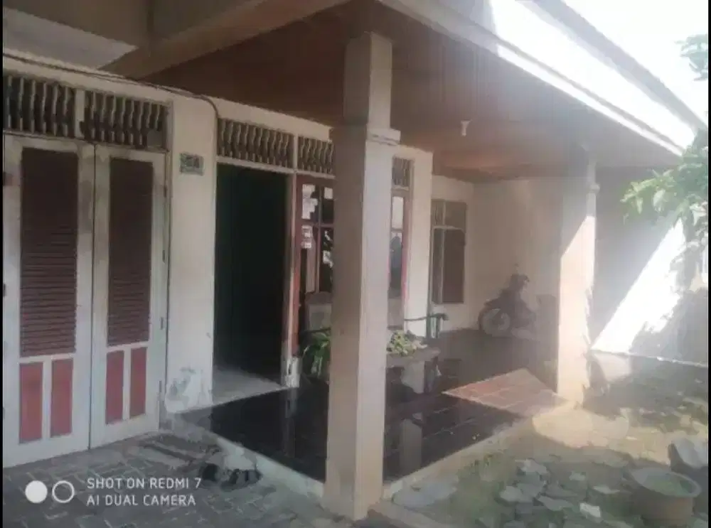 Rumah Luas di Komplek Pedurungan dekat Pusat Kota Semarang