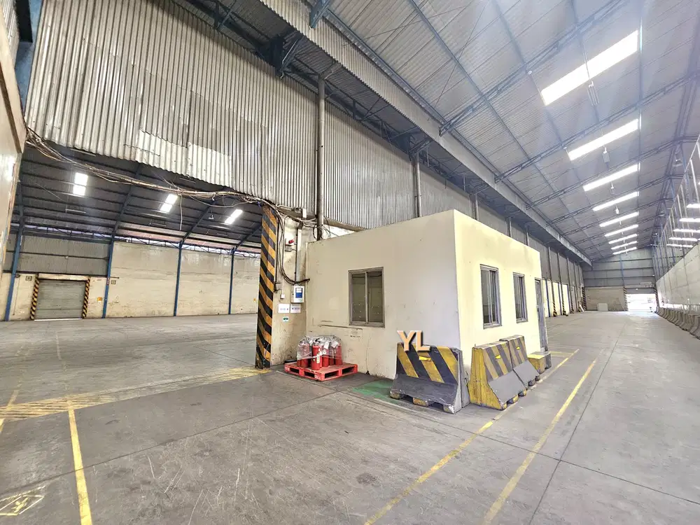 Disewakan Gudang siap pakai ada Loading dock di Cakung Cilincing