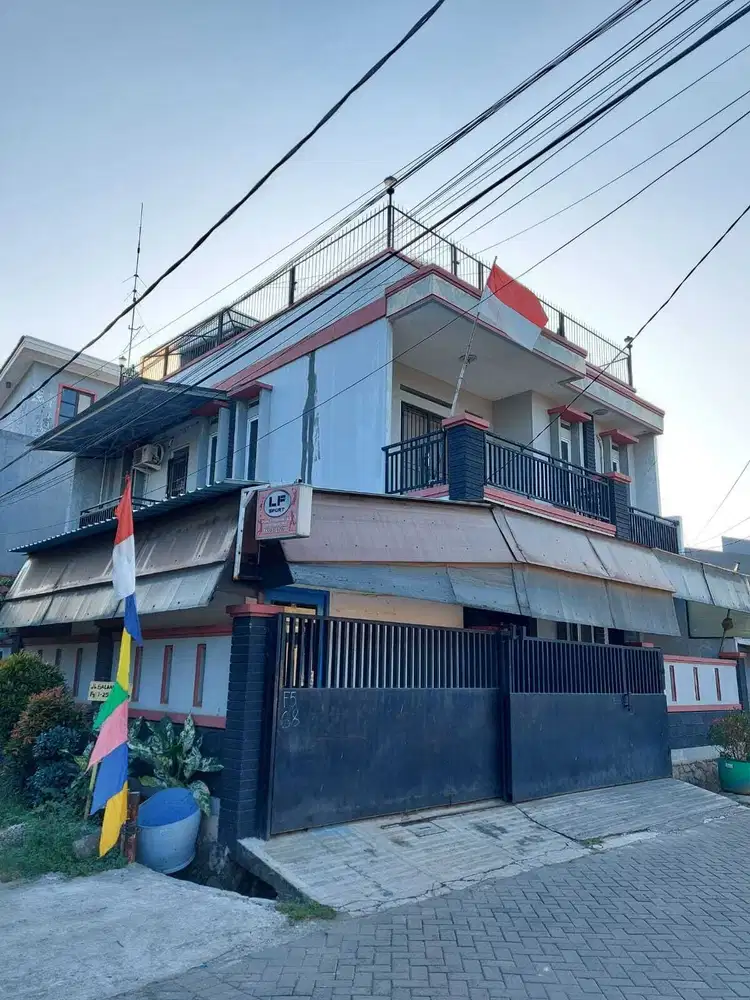 Jual rumah 2.5 lantai siap huni di Poris Cipondoh
