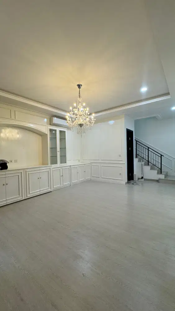 Dijual Rumah uk. 8x12.5m2 Semi Furnished PIK 2 Murah BU