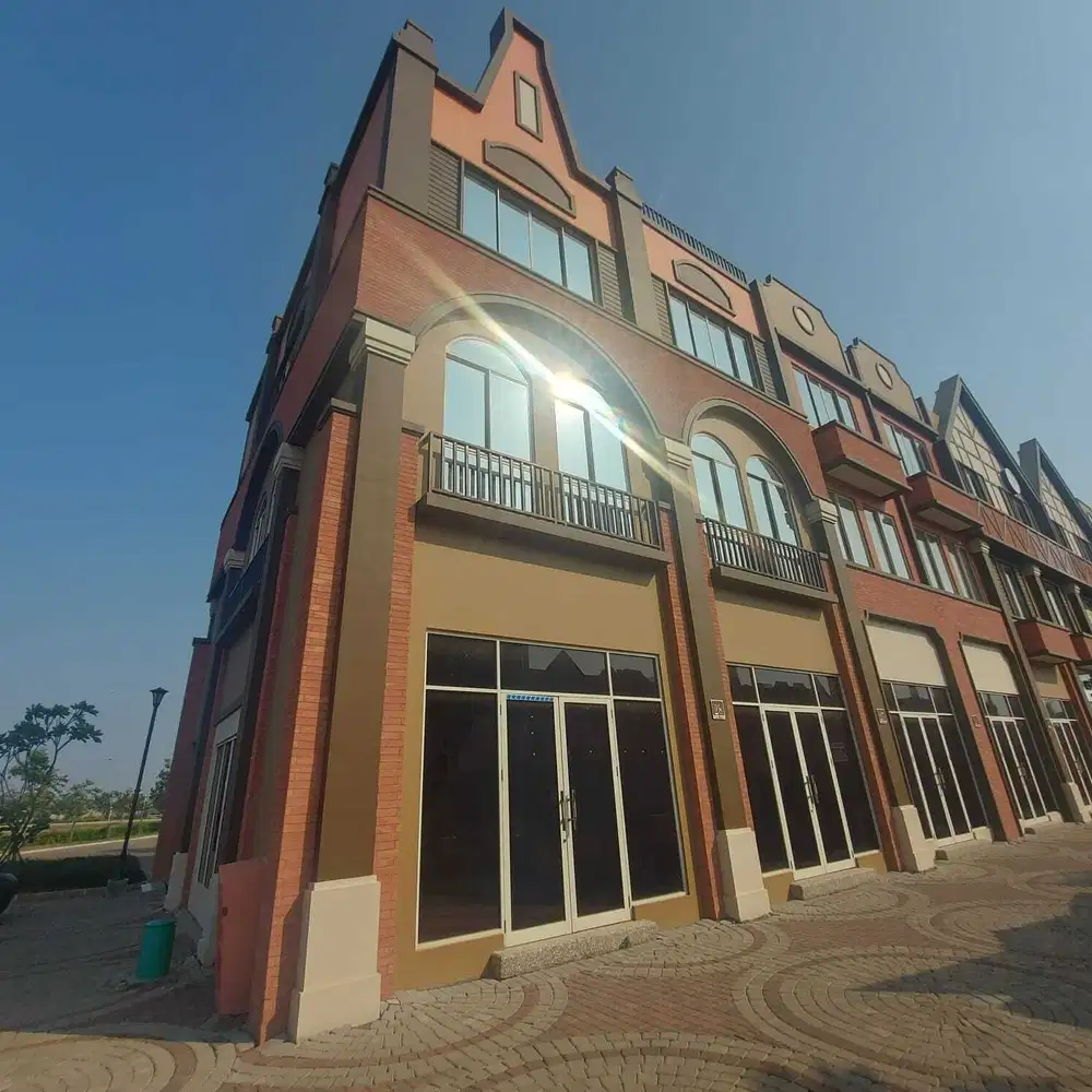 DISEWAKAN RUKO PIK2 LA RIVERA HOEK DANAU 2 PINTU