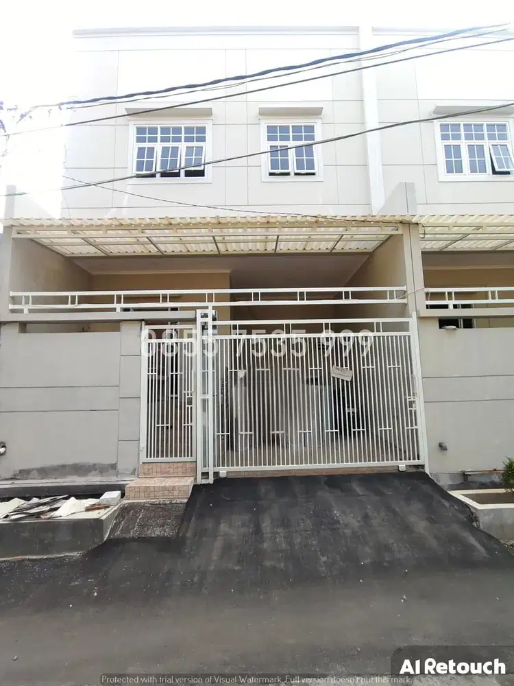 Rumah Baru Greenville depan Taman Row Jalan 2 mobil