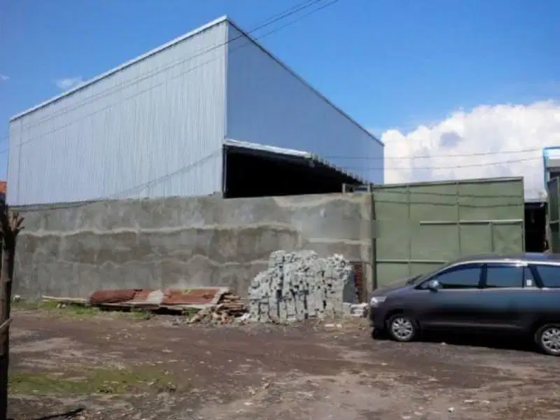 Gudang Gunung Anyar Tambak. Kontener 20 Feet Masuk