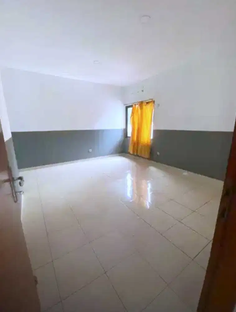 DISEWAKAN RUMAH LUAS SERBAGUNA – LOKASI STRATEGIS  PEJATEN BARAT