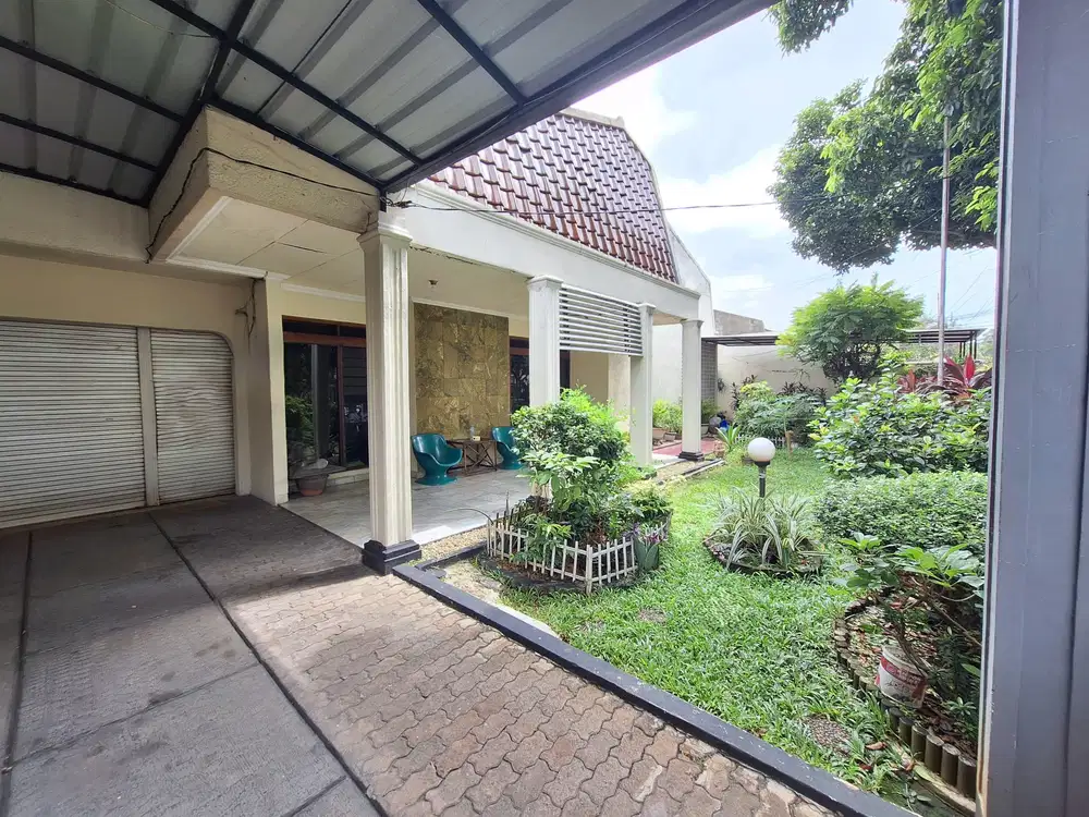 DIJUAL RUMAH ASRI DALAM KOMPLEK DI KEMANGGISAN PALMERAH BEBAS BANJIR