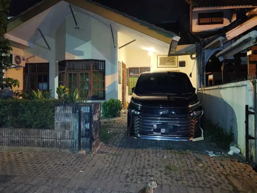 Rumah Dijual Cepat Di Komplek Puri Falmboyan, Tangerang Selatan