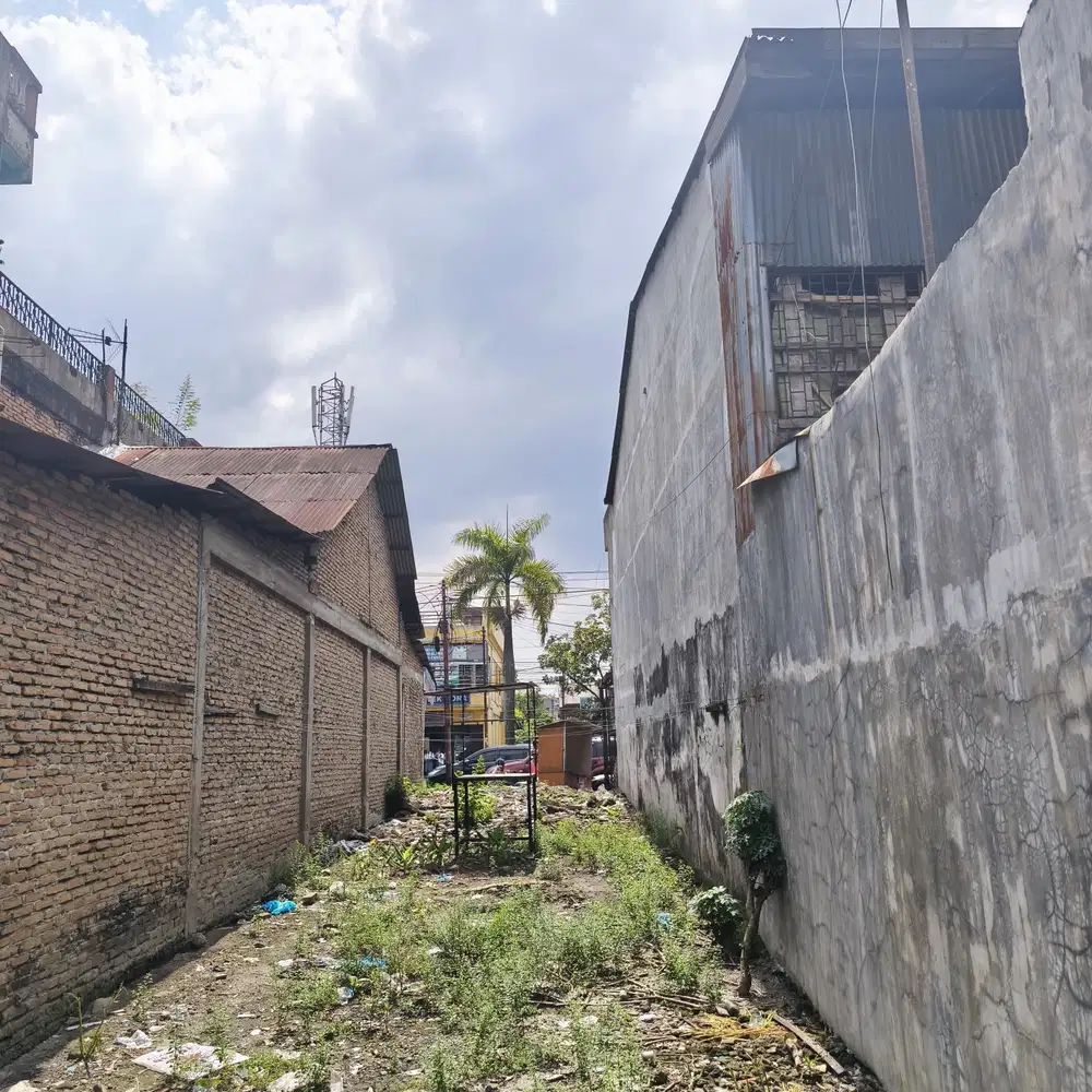 Tanah Murah Cukup Luas dan Sangat Strategis di Pinggir Jalan