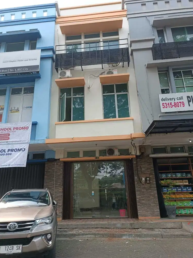 Disewakan dan dijual Ruko Tol Boulevard BSD. Hadap jalan raya, strateg