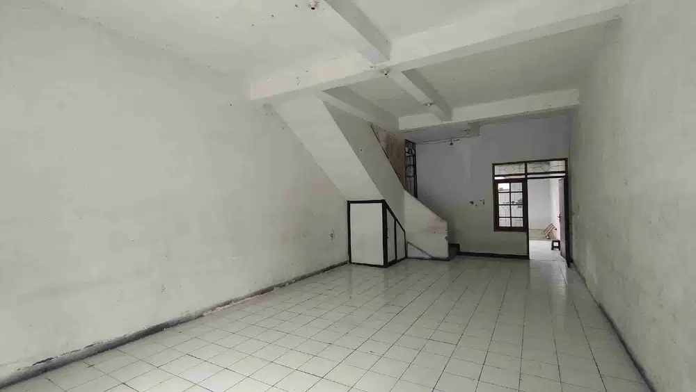 Ruko 2 lantai di Taman Holis Indah 1, SHM cocok buat kuliner / toko / kantor