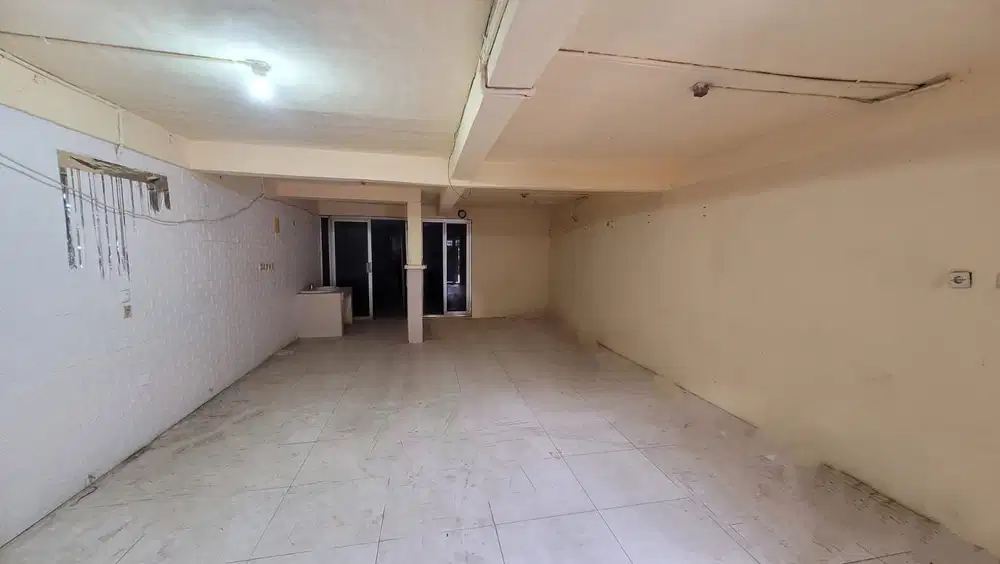 DIJUAL RUKO 2,5 LANTAI DI KEDOYA UTARA KEBON JERUK LOKASI STRATEGIS