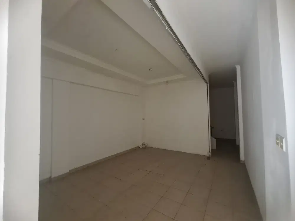 DISEWAKAN RUKO 4 LANTAI DI TEBET LOKASI STRATEGIS DALAM KOMPLEKS RUKO