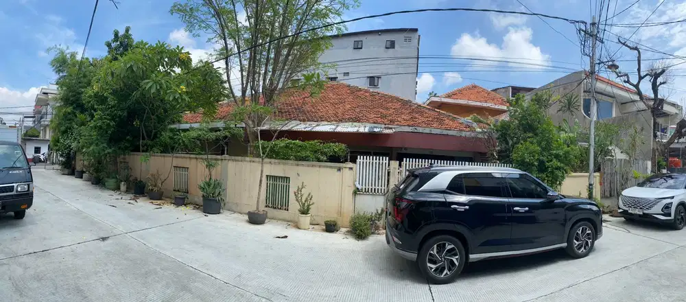 TANAH ADA BANGUNAN TUA JELAMBAR COCOK UTK BANK KANTOR RUKO MINIMART