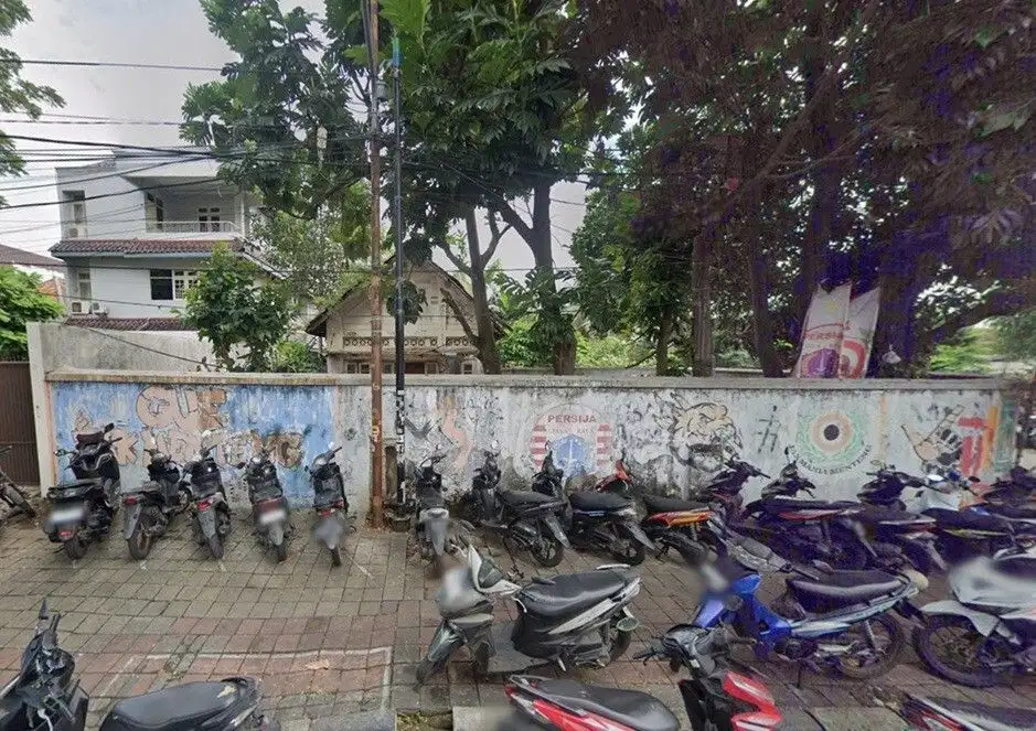 Rumah Hoek Hitung Tanah di Cilosari Cikini Menteng